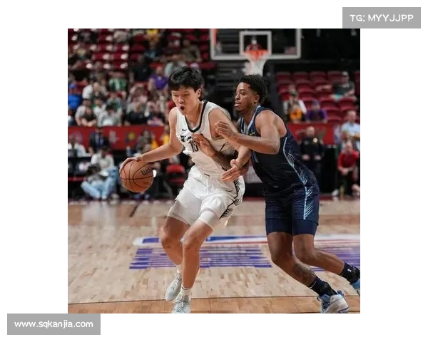 杨瀚森半场全能表现:获,展现全面实力 杨瀚森半场全能表现:获,展现全面实力