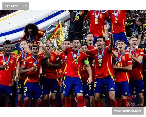 欧洲杯荣耀时刻！居勒尔赛后与家人一同庆祝晋级