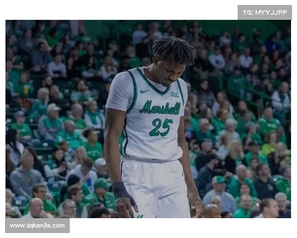 独行侠GM与马基夫-莫里斯现身夏联,暗示重返达拉斯的计划在酝酿(nba独行侠) 独行侠GM与马基夫-莫里斯现身夏联,暗示重返达拉斯的计划在酝酿(nba独行侠)