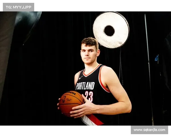 继承沃顿精神！开拓者秀克林根穿球衣，致敬已退役传奇